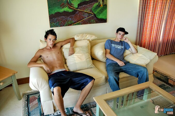 Riley Wiggins and Cain worshiping their naked feet and jerking each other