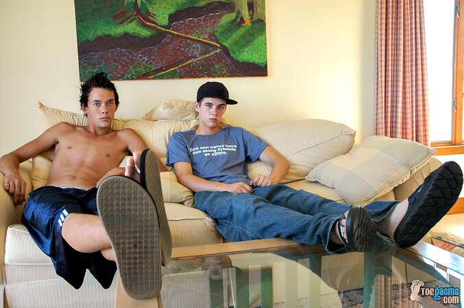 Riley Wiggins and Cain worshiping their naked feet and jerking each other