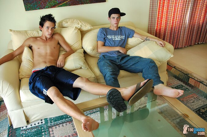 Riley Wiggins and Cain worshiping their naked feet and jerking each other