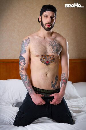 Bo Sinn fucks Romeo Davis
