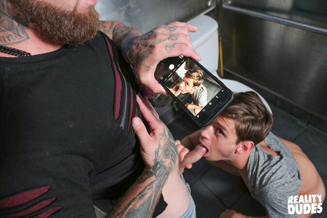 Gage Unkut fucks Michael Del Rey