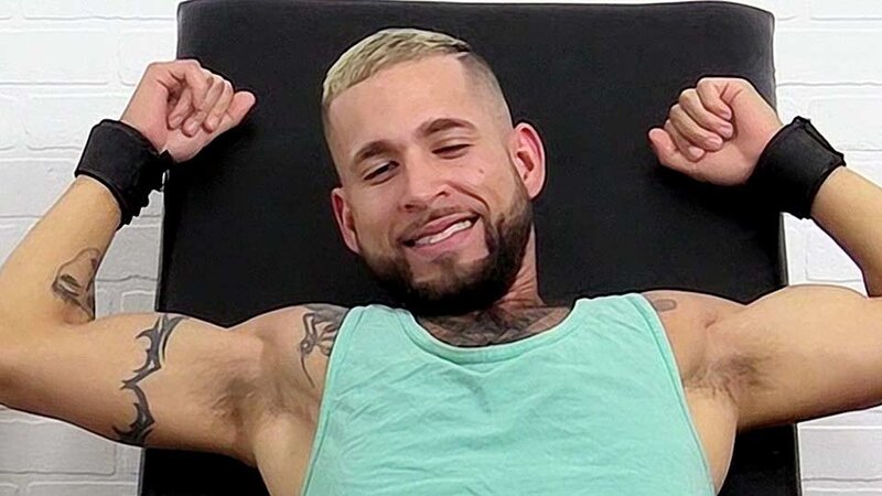 Tino and his nice feet