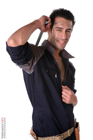 Kerim shows off his body