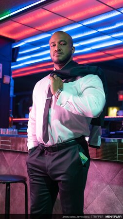 Jason Vario barebacks Skyy Knox