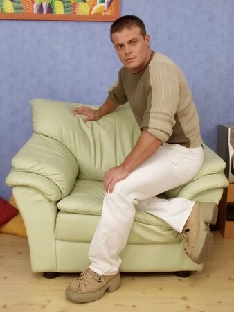 Raging Muscled Gay Solo