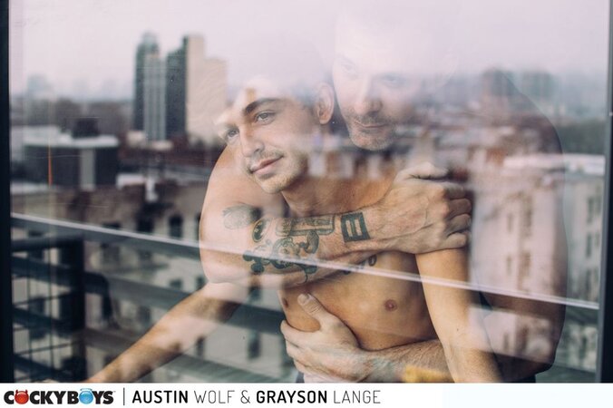 Austin Wolf fucks Grayson Lange