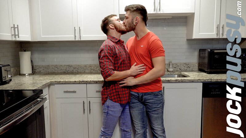 Tyler Castle fucks Luke Hudson