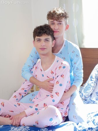 John Crawford and Zayne Bright suck and fuck