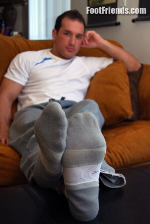 Steve shows off his muscular body and thick size feet