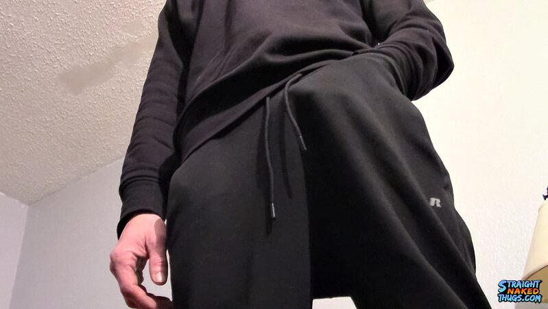 Shank teases his dick and fit body