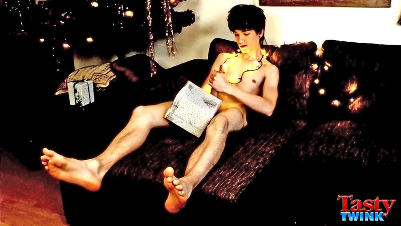Ethan Black gorgeous body and delicious dick take center stage