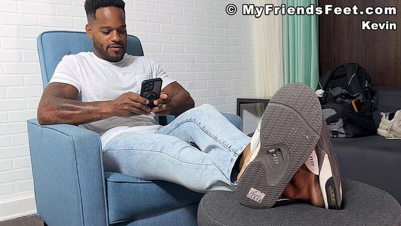 Kevin shows off his smooth feet and toned physique