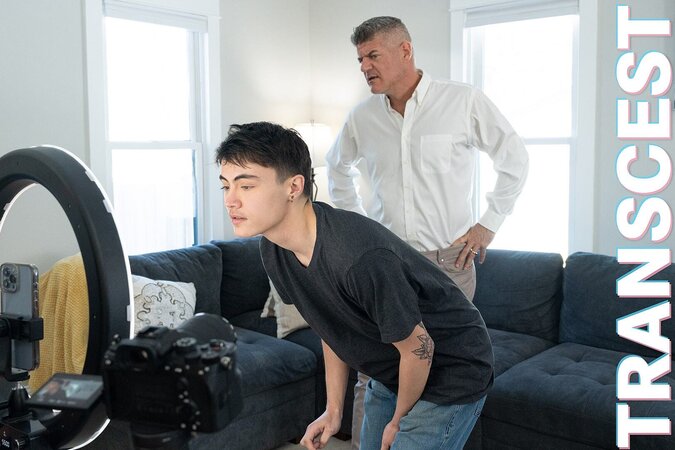 Stepdad Dillon Stone fucks Joey Michaels boypussy