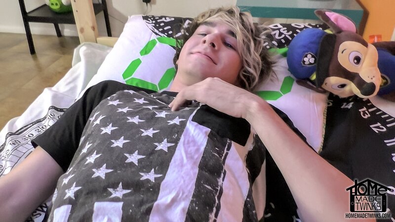 Ashton Franco gets his ass filled humping on the bed with Austin Lock
