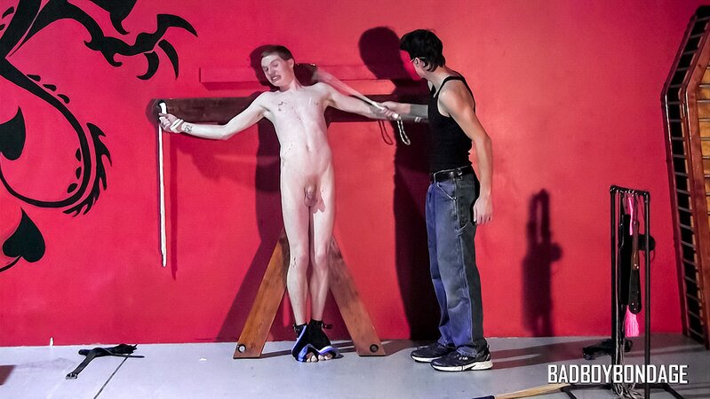 Damien Rage hangs Aiyden Moore and plays with his cock