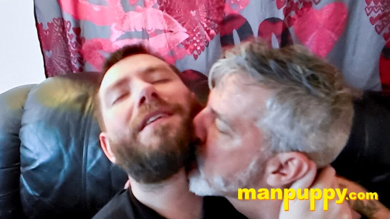 Kaleb DeWulf shudders with pleasure from Richard Lennox affection