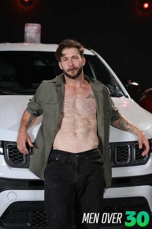 Derek Kage pounds Nicholas Ryder ass in car