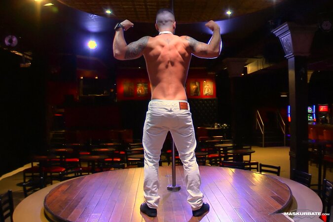 Junior shows off muscles in solo strip scene