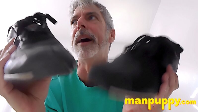 Richard Lennox steps on you and shows off his dirty, worn shoes