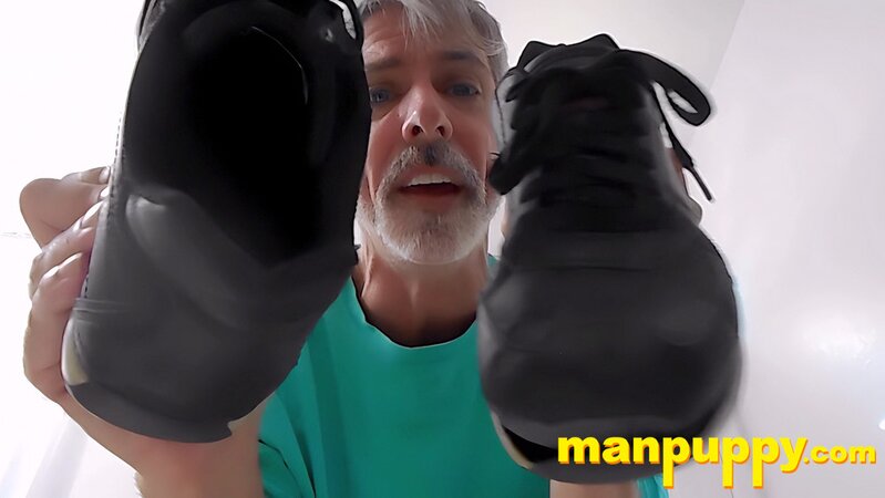 Richard Lennox steps on you and shows off his dirty, worn shoes
