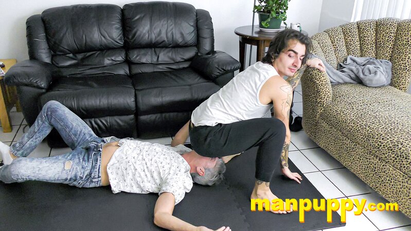 Richard Lennox can’t pick as Johnny Mercy sits on face