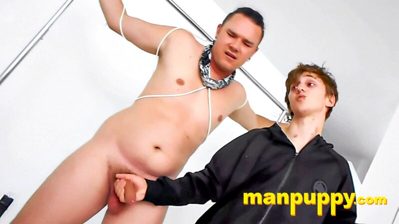 Elis Ataxxx dominates Leo Blue and makes him hard on rack