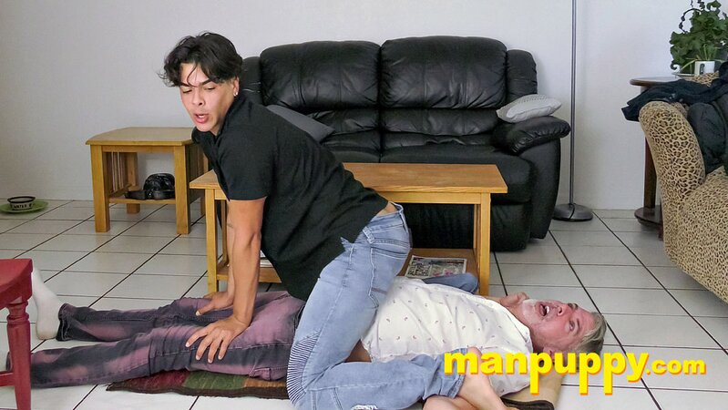 Julian Jaden strips and sits on Richard Lennox’s face