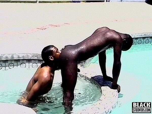 Ricky Parker and Robert Smith suck and fuck in the sun