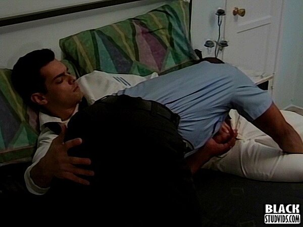 Thick cock of Dirk Adams fills Reese Coleman’s hole