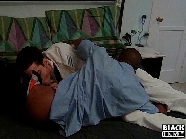 Thick cock of Dirk Adams fills Reese Coleman’s hole