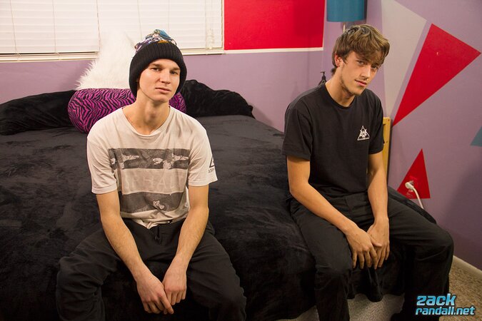 Gravy Davy and William Steele compete for the biggest cum shot in the bedroom