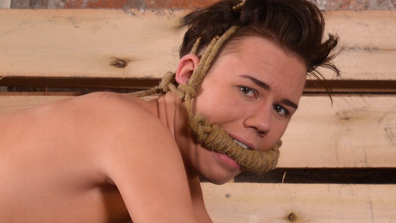 Justin Blaber gets his cock used by Sebastian Kane